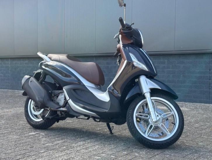 Piaggio Beverly 350 ST - ABS-ASR, Fietsen en Brommers, Scooters | Piaggio, Zo goed als nieuw, Overige modellen, Benzine, Ophalen