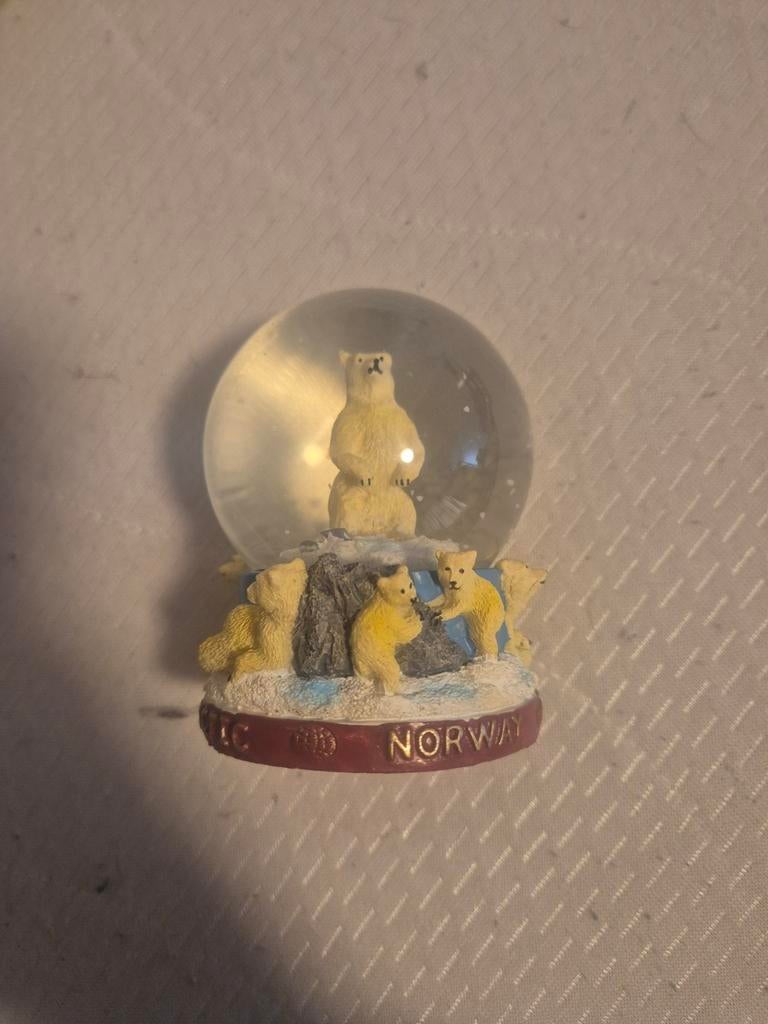 Sneeuwbol met ijsberen - Leuk decoratie item, Ophalen of Verzenden, Zo goed als nieuw, Dier