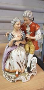 porseleinen antiek beeld man en vrouw, Verzamelen, Beelden en Beeldjes, Ophalen of Verzenden