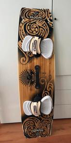 Kitesurfboard brunetti onyx 130x38, Watersport en Boten, Kitesurfen, Ophalen of Verzenden, Zo goed als nieuw, Kiteboard