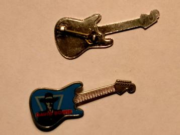 David Bowie pop artiest vintage gitaar badge speld logo  beschikbaar voor biedingen