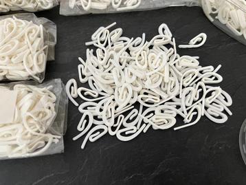 533 Gordijnhaken plastiek wit  beschikbaar voor biedingen