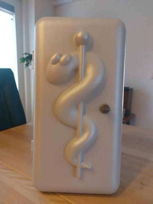 3 medicijnkastjes, Huis en Inrichting, Badkamer | Badkamermeubels, Gebruikt, Overige typen, Minder dan 100 cm, Minder dan 50 cm