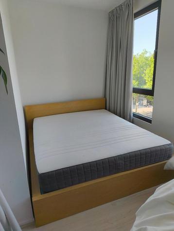 Ikea bed 180 x 200 (zonder matras) 