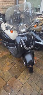 Retro scooter gy6, Fietsen en Brommers, Scooters | Overige merken, Ophalen, Gebruikt, Maximaal 45 km/u, Fosti