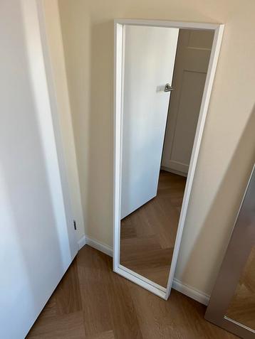 Lange spiegel (40cmx150cm) beschikbaar voor biedingen