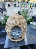 Te koop happy house katten villa mand, Dieren en Toebehoren, Kattenmanden, Ophalen of Verzenden, Zo goed als nieuw, Riet