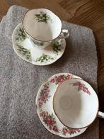 2 vintage Royal Albert kopjes en schotels dainte dina serie, Antiek en Kunst, Ophalen
