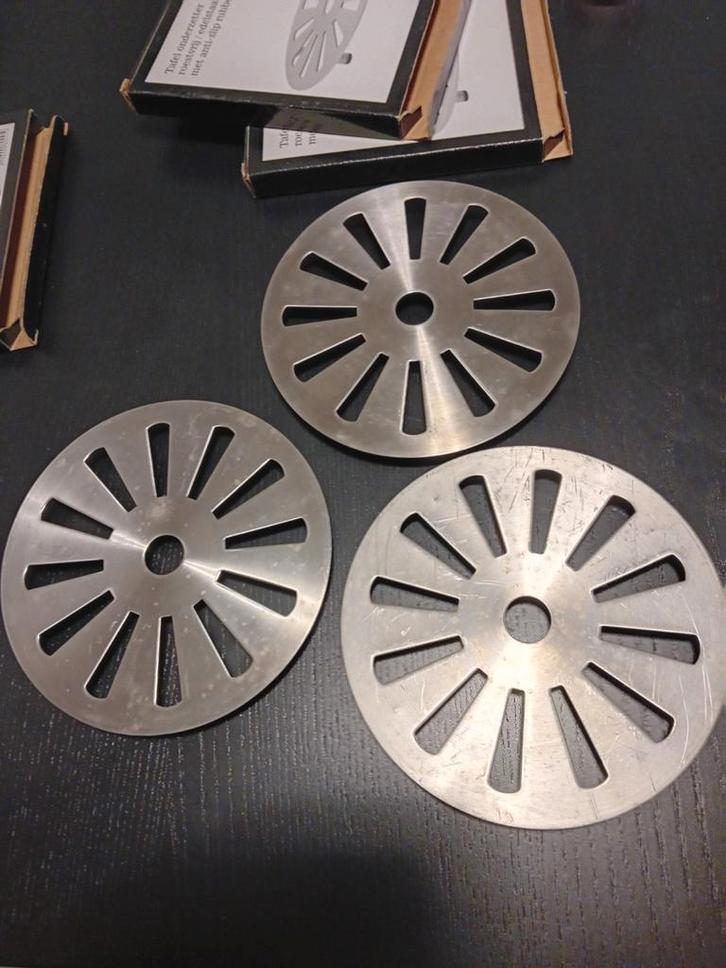 3x Tafelonderzetters Edelstaal, rond, 19 cm., Huis en Inrichting, Keuken | Keukenbenodigdheden, Gebruikt, Ophalen of Verzenden
