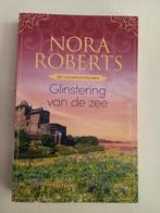 p12 Nora Roberts - Glinstering van de zee, Boeken, Nieuw, Amerika, Ophalen of Verzenden, Nora Roberts