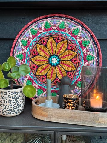 Mandala gehaakt beschikbaar voor biedingen