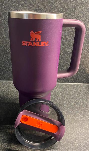 Stanley tumbler 1,4 liter iso met rietjes kleur: plum beschikbaar voor biedingen