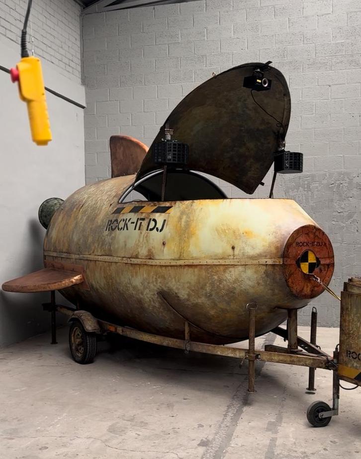 Unieke Raket DJ Booth te huur voor jouw evenement!, Muziek en Instrumenten, Dj-sets en Draaitafels, Gebruikt, Dj-set, Overige merken