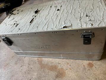 Aluminium transportbox beschikbaar voor biedingen