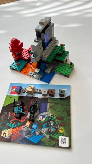 Lego Minecraft 21172 - Het verwoeste portaal beschikbaar voor biedingen