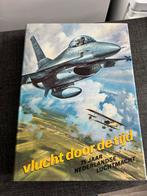Vlucht door de tijd - 75 jaar Nederlandse luchtmacht, Ophalen of Verzenden, Zo goed als nieuw, Overige onderwerpen