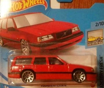 SCHAARSE RODE VOLVO 855 oudere serie hotwheels beschikbaar voor biedingen