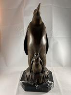 Prachtige pinguïn met baby pinguïn brons op marmer voet, Antiek en Kunst, Ophalen of Verzenden