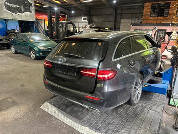 Deuren achterklep a bumper Mercedes e220d estate 2021 s213 beschikbaar voor biedingen