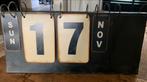 Vintage Metalen Kalender met ringband, Ophalen of Verzenden, Gebruikt, Analoog, Overige typen