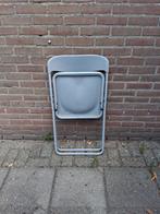 Klapstoel kunstof grijs, Ophalen, Kunststof, Zo goed als nieuw, Eén