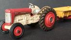 Massey Ferguson Tractor 30cwt trailer 1:43 Corgi Toys Pol, Hobby en Vrije tijd, Modelauto's | 1:43, Verzenden, Gebruikt, Tractor of Landbouw