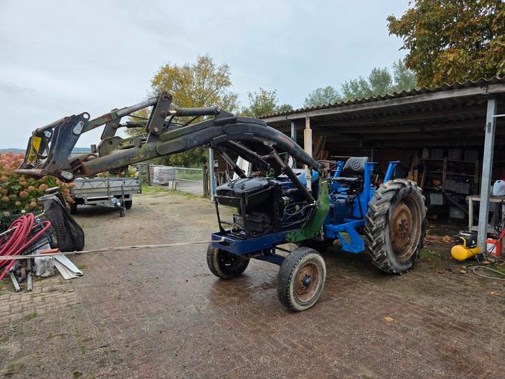 Voor loop of sloop Leyland 262 met Baas voorlader., Zakelijke goederen, Agrarisch | Tractoren, tot 2500, tot 80 Pk, Oldtimer, Ophalen