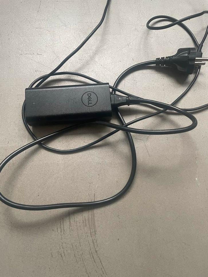 Dell Oplader - Goed Werkend & Stevige Kabel, Computers en Software, Laptop-opladers, Zo goed als nieuw, Ophalen of Verzenden
