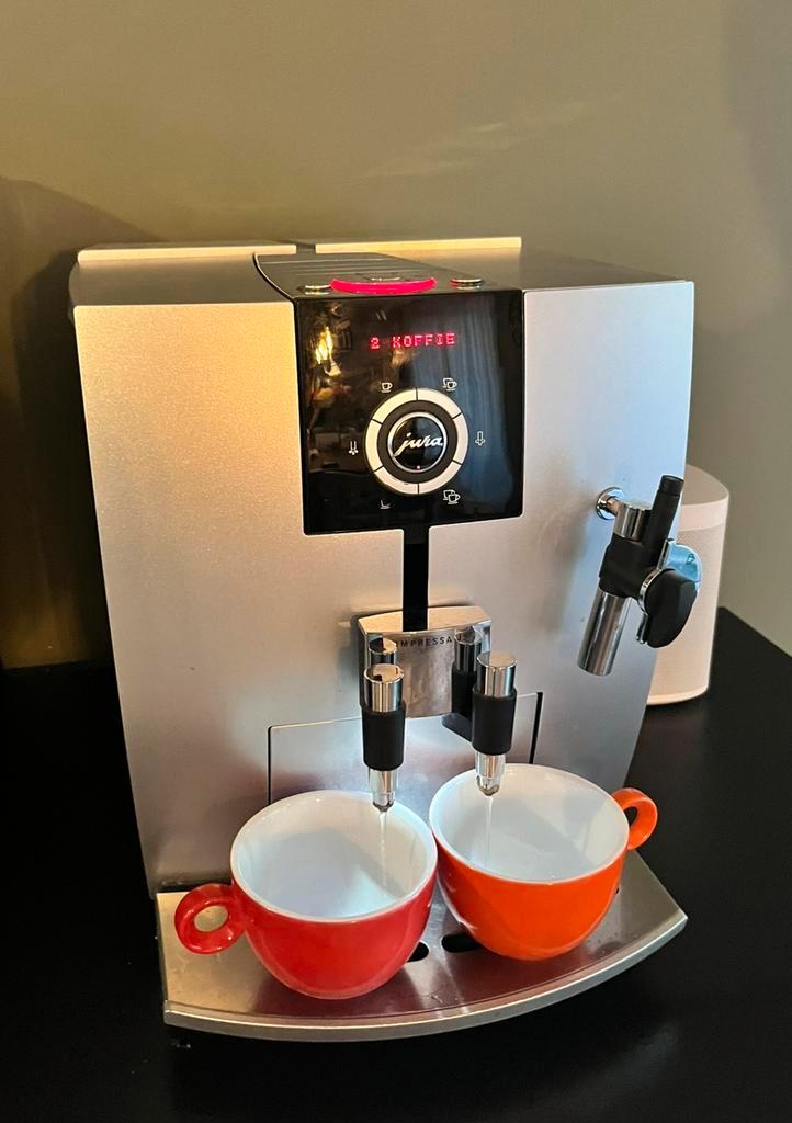 Een perfecte jura volautomaat voor jarenlang plezier, Witgoed en Apparatuur, Koffiezetapparaten, Zo goed als nieuw, Gemalen koffie