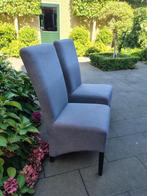 Gratis Twee stoelen, eetkamerstoelen, keukenstoelen, Ophalen, Hout, Gebruikt, Twee