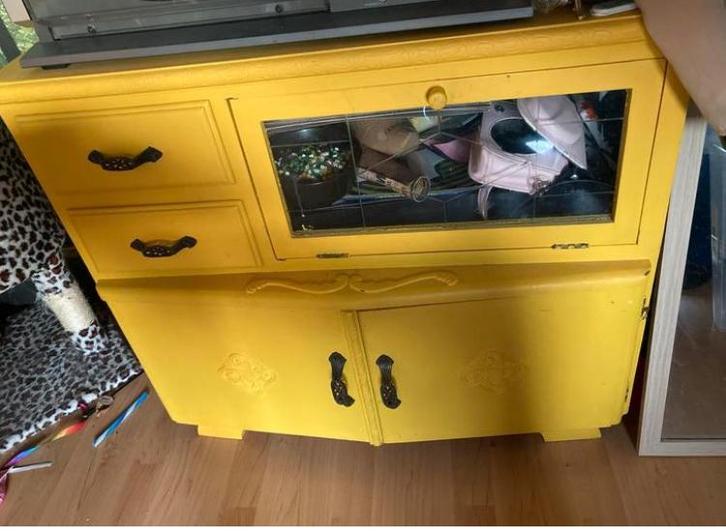 Gele buffetkast met lades en deuren, Huis en Inrichting, Kasten | Buffetkasten, Gebruikt, Minder dan 100 cm, 25 tot 50 cm, Met lade(s)