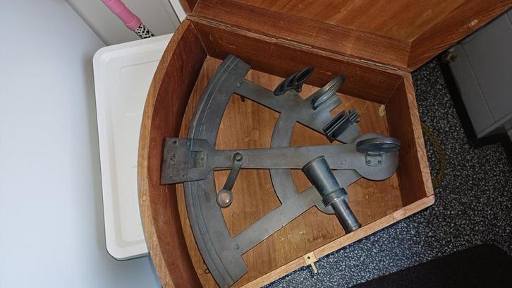 Oude sextant in originele opberg box., Antiek en Kunst, Antiek | Gereedschap en Instrumenten, Ophalen of Verzenden