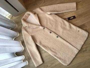 Prachtige nieuwe reversibel  ‘teddy’ jas van POOOLZ mt.36-42 beschikbaar voor biedingen
