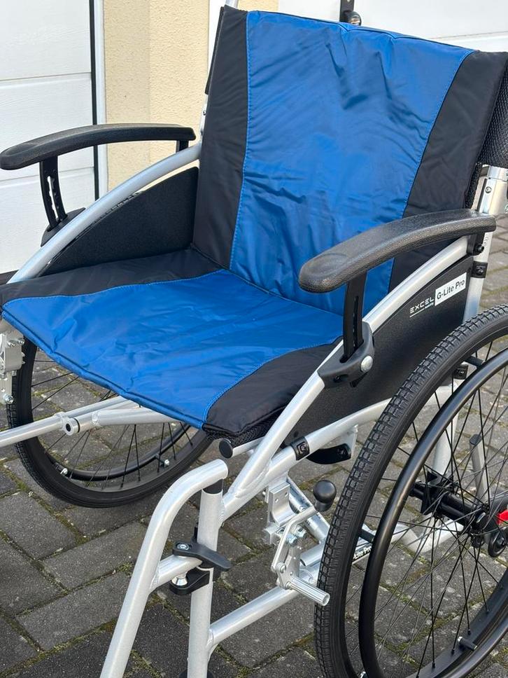 Dubbel inklapbare Excel Rolstoel splinternieuw., Diversen, Rolstoelen, Nieuw, Handbewogen rolstoel, Inklapbaar, Ophalen of Verzenden