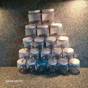 20 Schone Pindakaas Potten van Vogelvoer beschikbaar voor biedingen