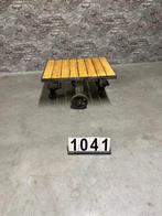 Industriële vintage salontafel op wielen nr1041, Antiek en Kunst, Antiek | Meubels | Tafels, Ophalen of Verzenden