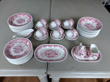 Villeroy & Boch Balmoral rood met rozen. 12 Delig servies. beschikbaar voor biedingen