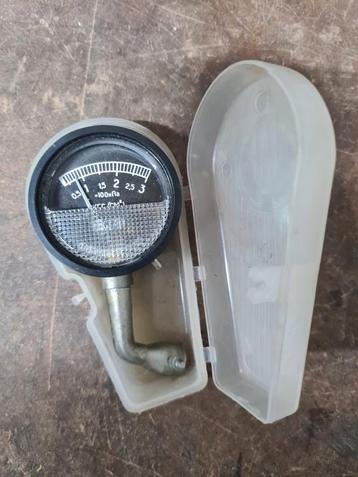 Russische Bandenspanningsmeter USSR - Verzamelaarsobject beschikbaar voor biedingen