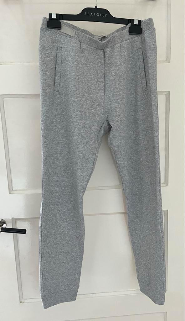 Humanoid Grijze Jogger - Maat L - Zeer Goede Staat, Kleding | Dames, Broeken en Pantalons, Zo goed als nieuw, Maat 42/44 (L), Grijs