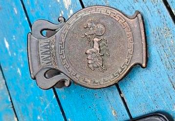 antieke papierklem. beschikbaar voor biedingen