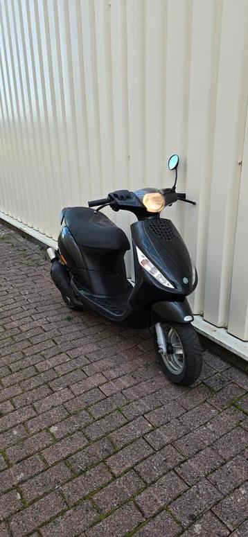 Zip 2 takt brom beschikbaar voor biedingen