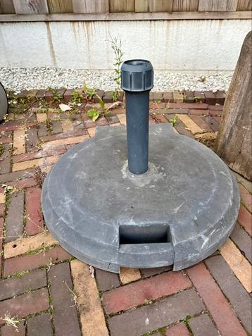 Parasol voet; gratis beschikbaar voor biedingen