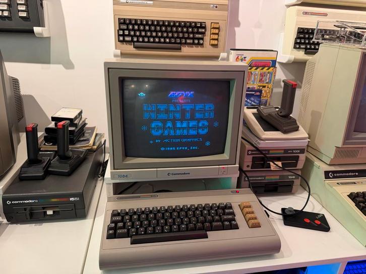 Commodore 1084 CRT monitor, Computers en Software, Vintage Computers, Ophalen