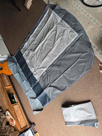 Flappen voortent Dorema plus gordijntjes beschikbaar voor biedingen