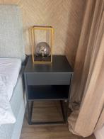 2 VIKHAMMER nachtkastjes, Huis en Inrichting, Ophalen, Overige materialen, Gebruikt, Minder dan 45 cm