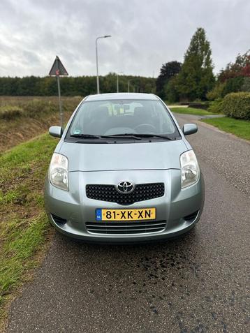 Toyota Yaris 1.3 16V Vvt-i 5DR SOL MMT 2007 Grijs beschikbaar voor biedingen