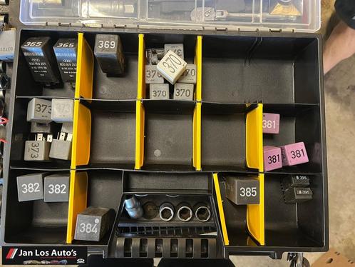 Verschillende Relais Audi VW 350-399, Auto-onderdelen, Elektronica en Kabels, Gebruikt, Ophalen of Verzenden