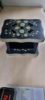 Voetenstoofje, Ophalen