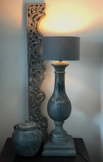 Houten baluster lamp zonder de kap sober sleets imperfect  beschikbaar voor biedingen