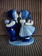 Delfts Blauw Beeldje: Jongen & Meisje, Antiek en Kunst, Ophalen of Verzenden